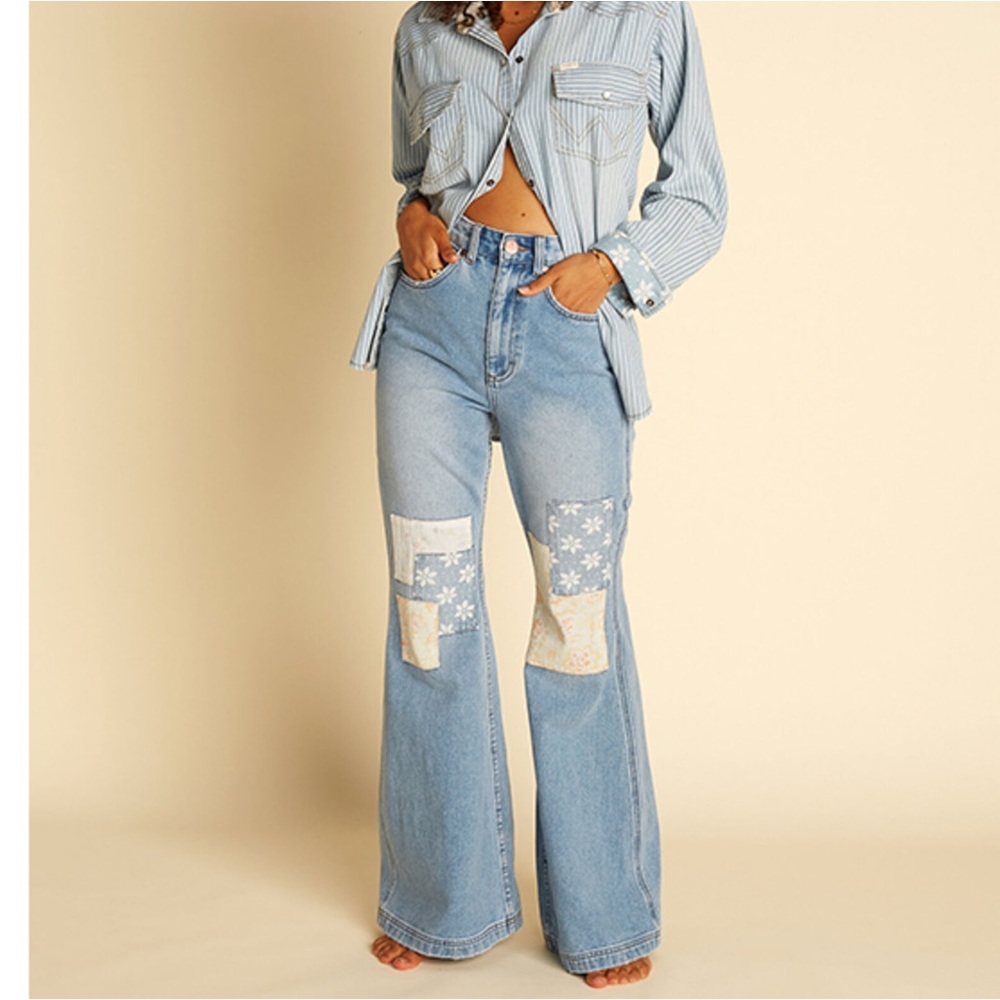 BILLABONG X WRANGLER HIGH RISE MEDIUM WASH FLORAL PATCHWORK STRAIGHT FLARE JEANS